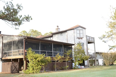 Waters Edge - Waterfront Vacation Home on Chincoteague Island Virginia