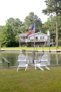 Waters Edge - Waterfront Vacation Home on Chincoteague Island Virginia