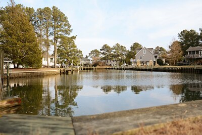 Waters Edge - Waterfront Vacation Home on Chincoteague Island Virginia