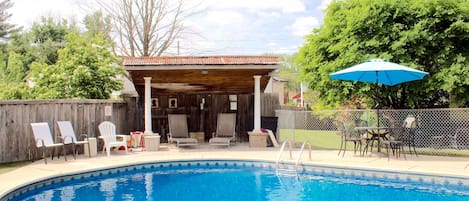 Amazing in-ground pool for families and kids to enjoy!