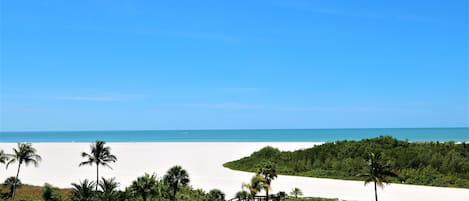 Vista a la playa o el mar