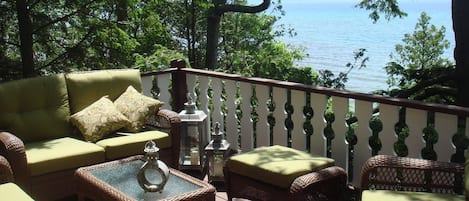 The lower balcony, on the lake.