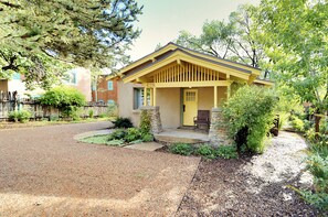 1920s Bungalow - 2016 Heritage Award for renovation