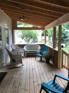 Cozy House with a fenced yard