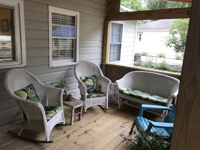 Cozy House with a fenced yard