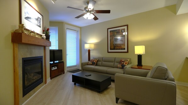 European sophistication and comfort leather furniture