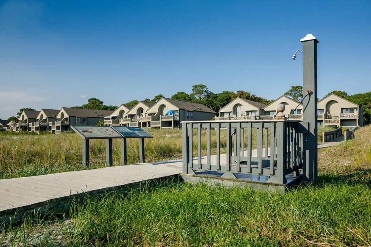 1313 Pelican Watch Villas is on the Beach – 5 Star Rating! – Free Amenity Cards