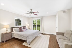 Master Bedroom with en Suite Bathroom