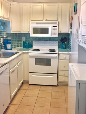 Kitchen
Keurig  &  Coffee Maker (Bring your Kcups) Dishwasher, Washer/Dryer