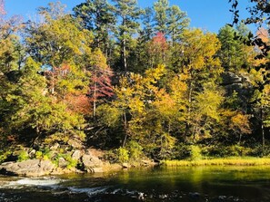 SPRING-FED YEAR-ROUND GORGEOUS PINEY CREEK!