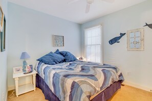 Bedroom-1
Sleeps 2 Queen

