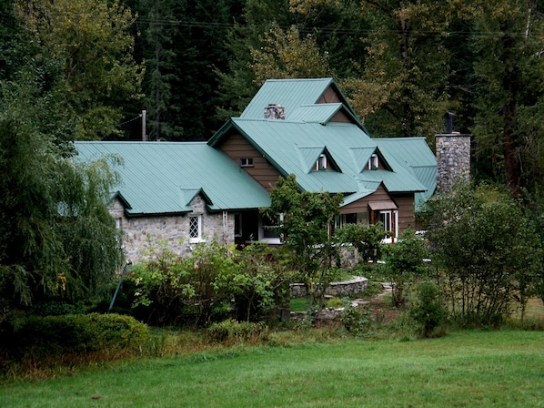 ELK MOUNTAIN RANCH