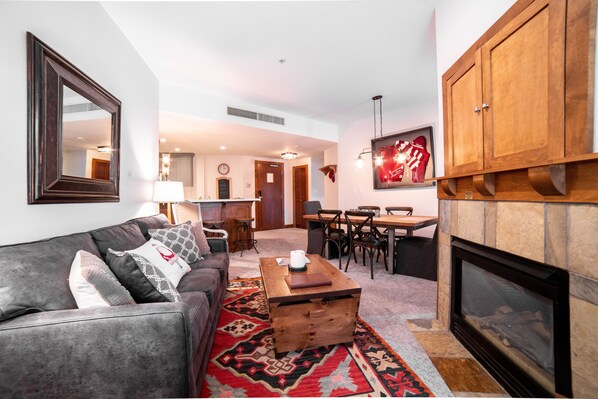 Living/Dining Room - queen sofa bed
