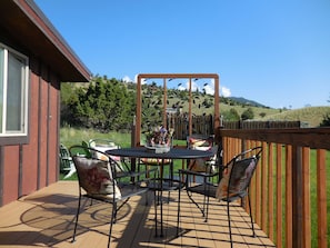 patio dining table and 6 chairs