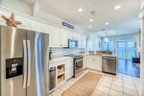 Kitchen - Supplied with Stainless Steel Appliances