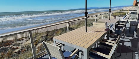 50-foot deck suspended over the dune with views from Santa Cruz to Monterey!