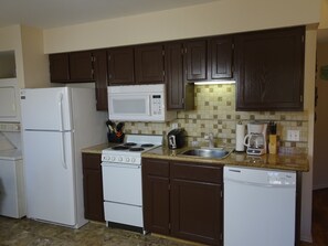 Kitchen with all appliances