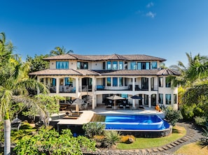  Luxury Villa located on Playa Negra