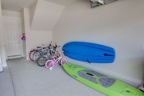 Paddle board kayak and bicycles free to use for the stay.