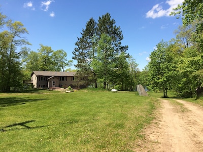 Secluded Cabin, located on a Private Pristine Lake in the Middle of the Forest 