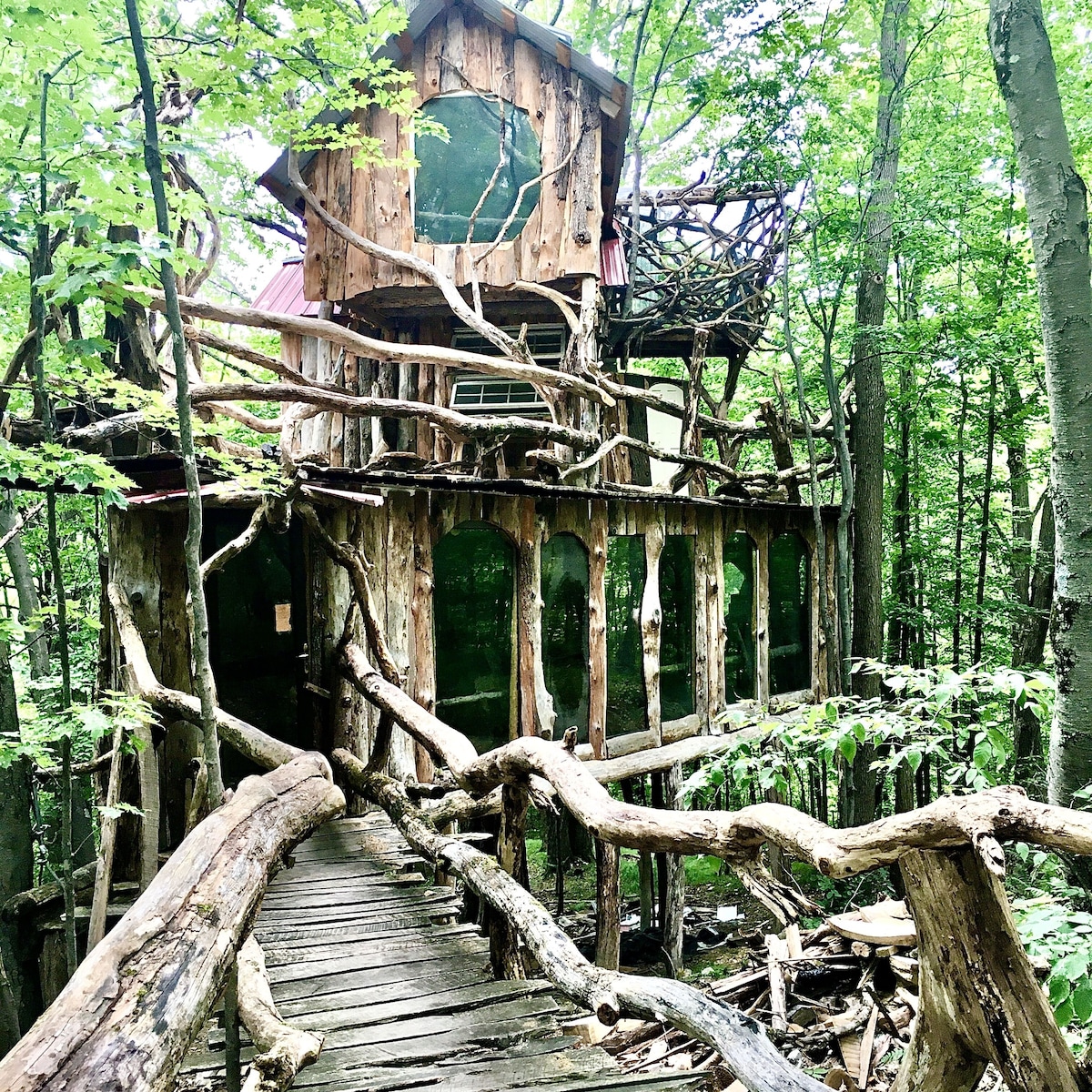 Vermont Treehouse compound: no cleaning fee. Spend a few days In the Trees