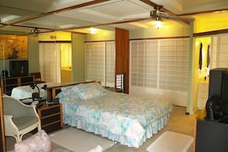 Real Affordable Luxury~1250 s.f Beauty~ Big Beachfront End Unit