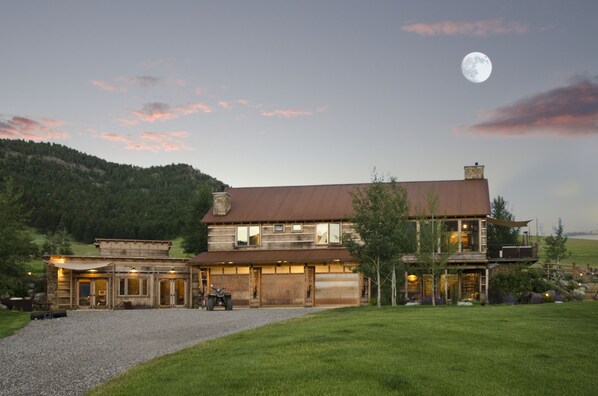 Stunning view of Sir Asher upper guest house.