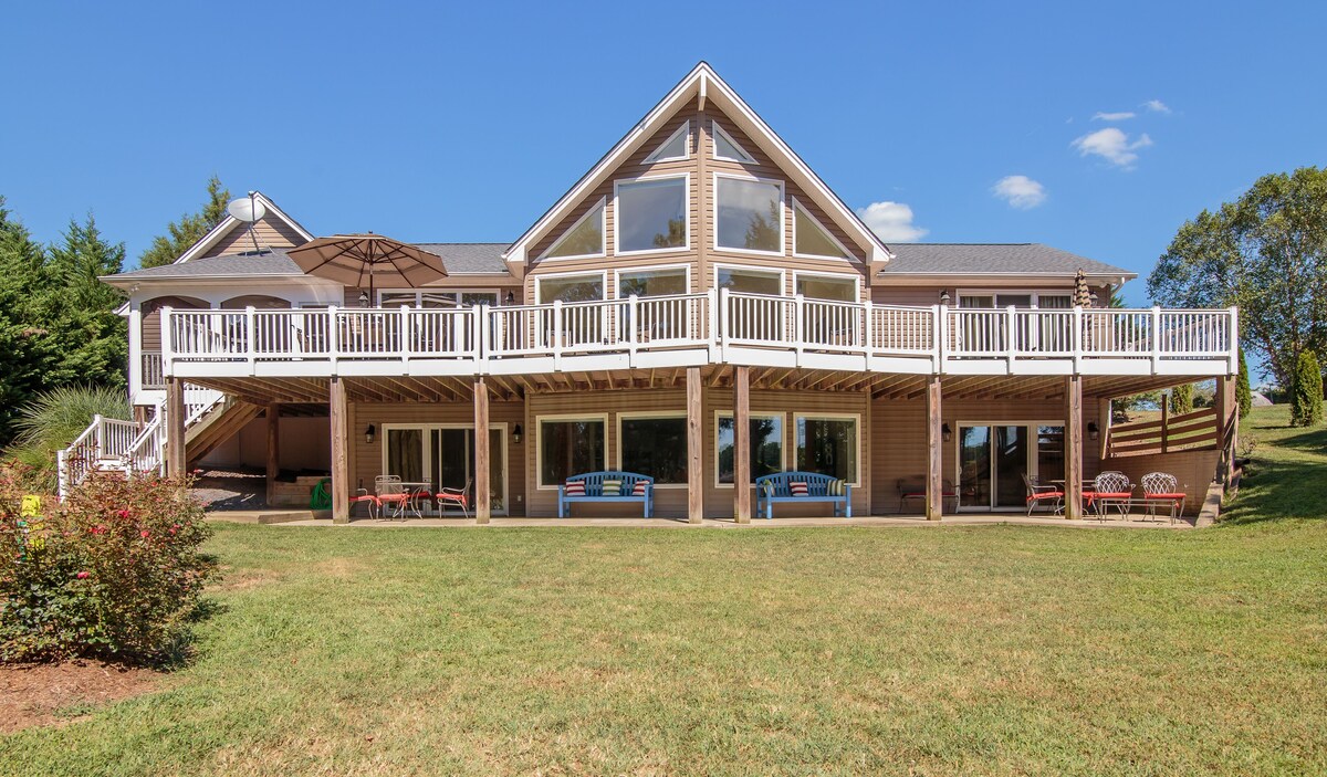 Waterfront Retreat for Young and Old Alike! #1 Rated Lake Anna Waterfront Home