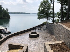 Brand new firepit built 2019 - awesome views of sunset!!!