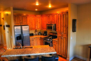 Open kitchen & bar seating 