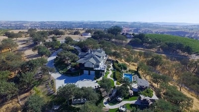 Luxury Estate In Paso Robles. Treat Yourself To Excellence!!!