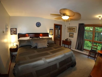 Luxury Trail Creek ski home + shuttle 2king & 3twin beds sauna hot tub end unit