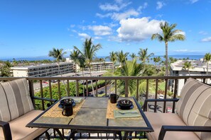 Fabulous view flows from Wailea, Kahoolawe, and Lanai all the way to West Maui