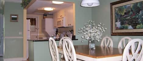 Lovely dining and kitchen area....