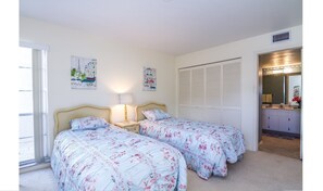 GUEST BEDROOM (TWO TWIN BEDS)