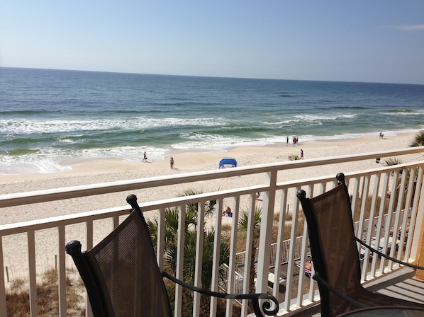 ~ SPLASH 105E ~ breathtaking view of the ocean from the balcony!

