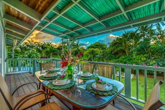 Hale Anu Keanu: Serene Garden Getaway w/ AC & Hot Tub