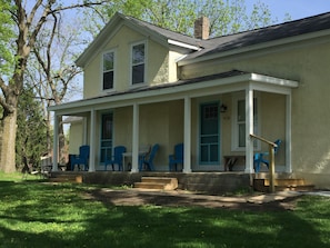 Big Cottage Front Porch