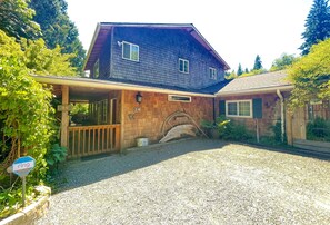 Driveway with deck access 