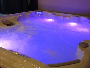 8 person jacuzzi with LED lights.