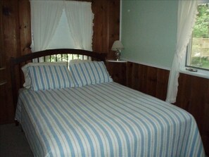 queen bedroom