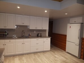 Cozy and roomy kitchen
