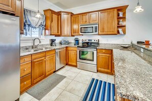 Surf-or-Sound-Realty-814-Tranquility-II-Kitchen-1