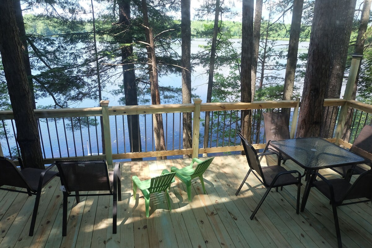 Lake House with Swim Area, Dock, Deck, Canoe, & Paddle Boat (1BR+, Sleeps 6)