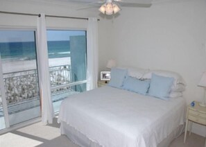 Master Bedroom, King Bed