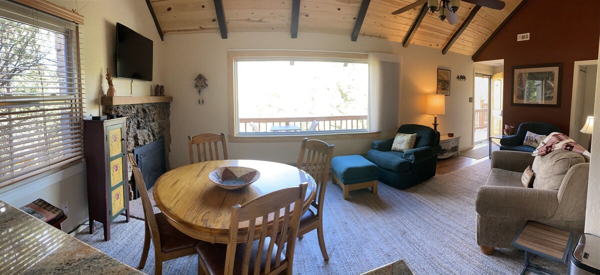 2 Bdrm Black Canyon Chalet – Perfect Location, Amazing Views!