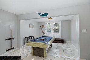 Pool table