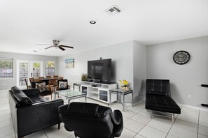 1st floor, comfortable living area with large flat screen tv!