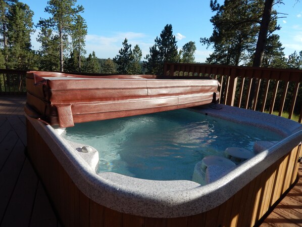 jetted hot tub wonderful for star gazing