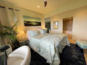 King sized bed with high quality linens!